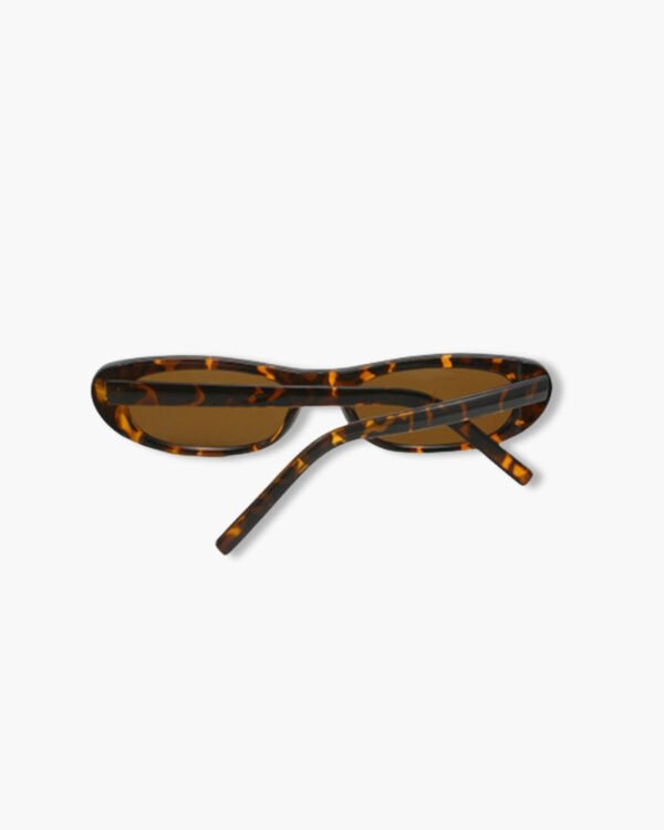 ImageEdit-OldMoney_3_5a9ff566-e808-4824-a564-38db74119751-1.jpg Sylvie Oval Sunglasses